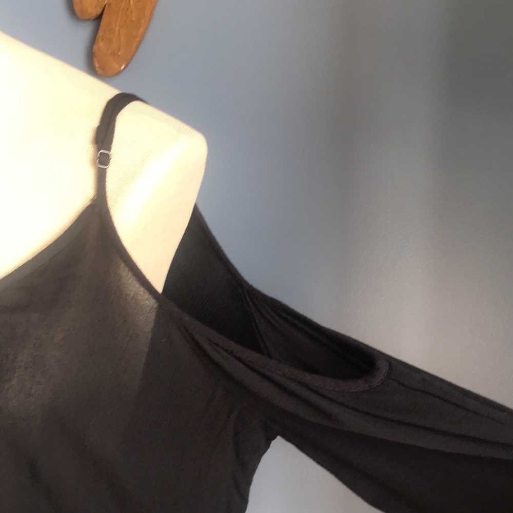 AEO black cold shoulder oversized cropped embroidered long sleeves top size M - Picture 3 of 14